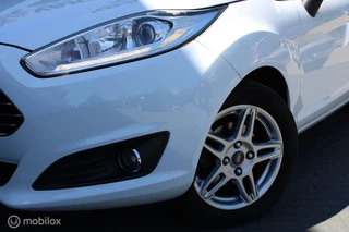 Ford Fiesta Ford Fiesta 1.0 EcoBoost Titanium|125Pk|5Drs|Navi|Boekjes - afbeelding nr 2