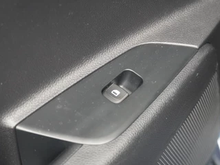 Kia Stonic - Navigatie - Camera - Climate control - Cruise control - 17 inch LM velgen - 12 maanden garantie - afbeelding nr 38