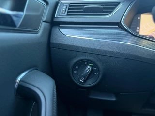 Škoda Superb Skoda Superb Combi 1.4 TSI Plug-in Hybride Trekhaak | Pano Dak | Lederen Interieur | Camera | Sfeerverlichting BTW Auto - afbeelding nr 18