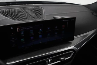 BMW 3 Serie BMW 3-serie 320e M Sport | Head-Up | Stoel & stuurverwarming |  Adaptive cruise | Sportstoelen | Adaptief LED | Sfeerverlichting | Camera | Carplay | Leder/Alcantara - afbeelding nr 28