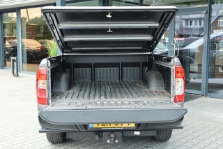 Nissan Navara Nissan Navara 2.3 DCI DUBBEL CABINE N-GUARD A/T 5 SITZ 4WD VAN - afbeelding nr 6