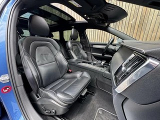 Volvo V90 Volvo V90 2.0 D3 R-Design Automaat | Panoramadak | Volleer | Camera met rondomzicht | Bowers&Wilkins | Adaptieve cruise control | Head-up Display | Apple CarPlay | LED | Parkeersensoren voor en achter - afbeelding nr 41
