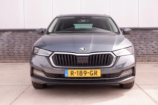 Škoda Octavia Škoda Octavia Combi 1.5 e-TSI Business Edition Plus | Trekhaak | Head-Up | Carplay | LED | Sfeerverl. | Camera | Memory - afbeelding nr 14