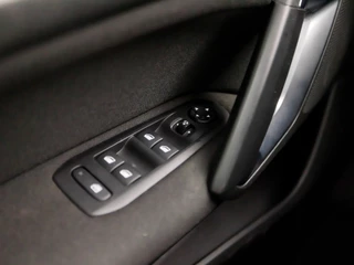 Peugeot 308 Automaat (PANORAMADAK, NAVIGATIE, LED KOPLAMPEN, CLIMATE, SPORTSTOELEN, GETINT GLAS, PARKEERSENSOREN, NIEUWE APK, NIEUWSTAAT) - afbeelding nr 23