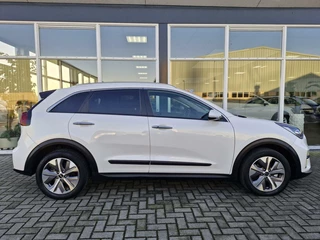 Kia e-Niro Kia e-Niro ExecutiveLine 64 kWh | Stuurwielverwarming | Camera | Navigatie | - afbeelding nr 4