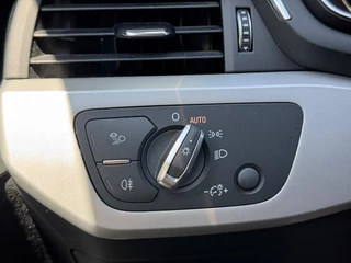 Audi A4 Airco/Automaat/Lichtmetalen velgen/Parkeersensoren - afbeelding nr 18