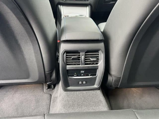 BMW 3 Serie BMW 330e Touring xDrive M-Sport|Driv. Ass. Prof|Pano|H&K|Head up|Zeer compleet|Topstaat! - afbeelding nr 7