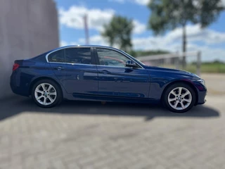 BMW 3 Serie BMW 3-serie 320i High Executive 184 PK / PDC / NAVIGATIE / CRUISE / NL AUTO / LEDER / AUTOMAAT - afbeelding nr 7