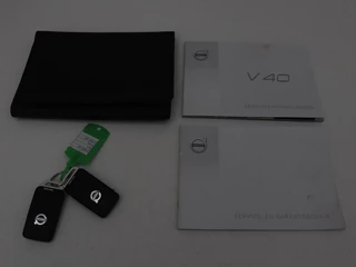 Volvo V40 Volvo V40 2.0 D2 R-Design | Stoelverwarming | Trekhaak |  Xenon | Leder/Alcantara | Navigatie | Parkeerhulp | Climate control - afbeelding nr 13