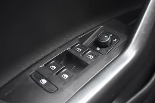 Volkswagen Polo Volkswagen Polo 1.0 TSI Life Stoelverwarming | Camera | Carplay | - afbeelding nr 28