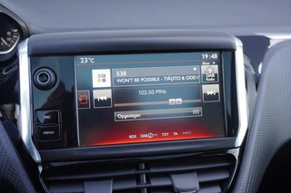 Peugeot 208 Peugeot 208 1.2 PureTech GT-line / 1e eig. / Pano / Trekhaak / Navi / Clima / Carplay / DAB+ - afbeelding nr 24