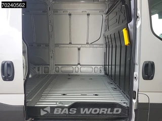 Iveco Daily Iveco Daily 35C18 180PK Automaat Dubbellucht L2H2 ACC Navi Camera 12m3 Airco - afbeelding nr 19