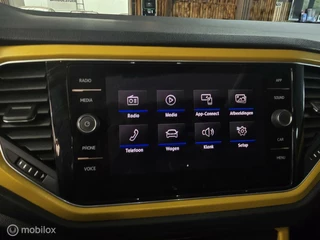 Volkswagen T-Roc Volkswagen T-Roc 1.5 TSI /Panoramadak / Acc / Lane / Carplay - afbeelding nr 30