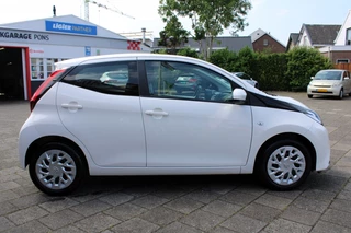 Toyota Aygo Toyota Aygo 1.0 VVT-i x-play - afbeelding nr 3