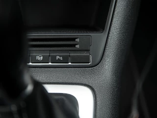 Volkswagen Tiguan Volkswagen Tiguan 1.4TSi DSG6 Cup Sport&Style | Trekhaak 1.800kg. | 2e eigenaar | Climate Control | Stoelverwarming | Parkeer pakket | Winter-pakket | Koplampsproeiers | Multifunctioneel lederen stuurwiel - afbeelding nr 39