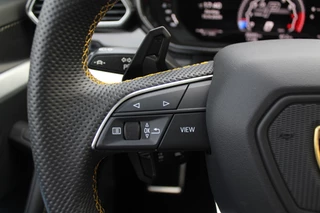 Lamborghini Urus Lamborghini Urus 4.0 V8 / NL Auto! / Full Carbon / Keramisch / B&O / Pano / 360Camera / Head-up / 23'' / Stoelventilatie / Massage - afbeelding nr 38