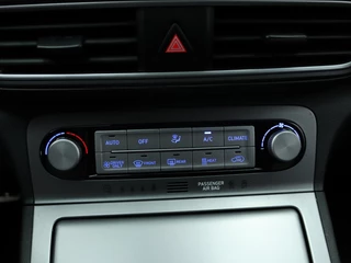 Hyundai Kona Hyundai Kona EV Premium 64 kWh | Navigatie | Camera | Stoelventilatie - afbeelding nr 39