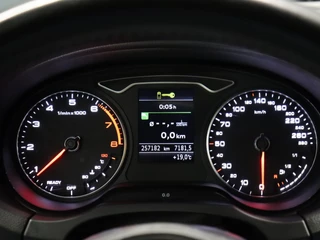 Audi A3 Audi A3 Limousine 1.5 TFSI CoD Sport Lease Edition [TREKHAAK INKLAPBAAR, PARKEERSENSOR ACHTER, NAVIGATIE, CRUISE CONTROL, AIRCO, NIEUWSTAAT] - afbeelding nr 12