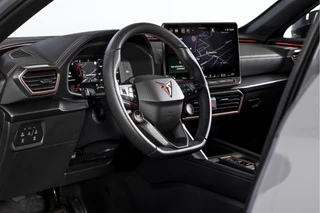 CUPRA Formentor | Dig. Cockpit | Adapt. Cruise | Stoel-+Stuurverw. | Elek. stoel met geheugen | PDC | Camera | NAV + App. Connect | ECC | LM 19