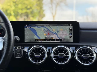 Mercedes-Benz A-Klasse Mercedes-Benz A-klasse 180 Aut. AMG | Camera | Sfeer | Apple Carplay | - afbeelding nr 23