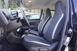Toyota Aygo Toyota Aygo 1.0 VVT-i x-play ltd Navi | Camera | Airco | NAP - afbeelding nr 10