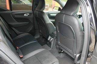 Volvo XC40 Volvo XC40 T4 Recharge R-Design | Stoelverwarming | Parkeercamera | BLIS | Pilot Assist | Electr. Stoelen | Glossy Black | Keyless - afbeelding nr 23
