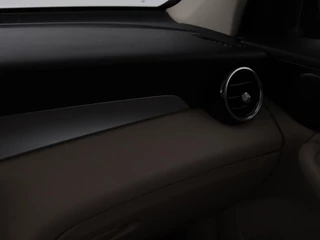Mercedes-Benz GLC Mercedes-Benz GLC-klasse 200 Business Solution Limited | Panoramadak |  Leder | Stoelverwarming | Adaptive cruise | Trekhaak | Camera | Carplay - afbeelding nr 31