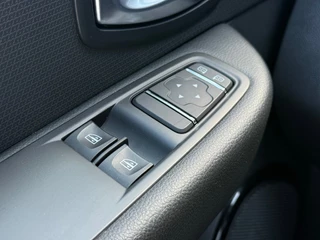 Renault Clio Renault Clio TCe 90 Limited Navi Airco Bluetooth Cruise - afbeelding nr 23