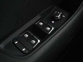 Audi A3 Audi A3 1.0 TFSI Sport S Line Edition | Full LED |  Sportstoelen | Navigatie | Climate control | Parkeerhulp | Cruise control - afbeelding nr 14