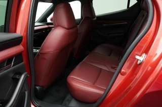 Mazda 3 Mazda 3 2.0 e-SkyActiv-X Luxury automaat i-Activesense pakket met Sunroof en rood leer pakket : dealer onderhouden en 24 maanden verlengde garantie - afbeelding nr 15