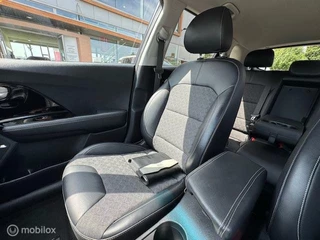 Kia Niro Kia Niro 1.6 GDi PHEV DynamicLine  / Plug-inn Hybride / volledig elektrisch rijden 65 km hierna Hybride aandrijving , Navi / Camera achter / Parkeerhulp rondom / Stoel & stuur verwarming /  fab garantie 7 jaar / 150.000km - afbeelding nr 21