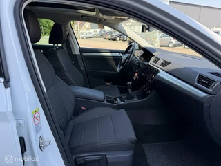 Škoda Superb Skoda Superb Combi 1.6 TDI Ambition PANORAMADAK, TREKHAAK - afbeelding nr 13