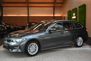 BMW 3 Serie BMW 3-serie Touring 320i High Executive Edition - Adaptive Cruise Control - Memory - Panoramadak - El. Trekhaak - Dashboard Leder - afbeelding nr 1