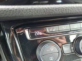 Volkswagen Touran | Automaat | Navi | Trekhaak | Stoel- en stuurverwarming | ACC | LED | - afbeelding nr 13