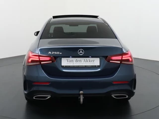 Mercedes-Benz A-Klasse Mercedes-Benz A-Klasse 250e AMG // Panoramadak // Memory // Trekhaak // Keyless // Carplay // Sfeerverlichting // MultiBeam LED // Night Pakket // Augmented Reality - afbeelding nr 35
