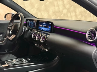 Mercedes-Benz A-Klasse Mercedes-Benz A-klasse 250 e AMG Line | pano | sfeerverlichting | camera | Stoelverwarming | keyless - afbeelding nr 15