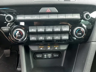 Kia Sportage Kia Sportage 1.6 132pk Airco Cruise-Control Navigatie Bluetooth Stoel- en Stuurverwarming - afbeelding nr 15