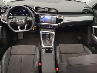 Audi Q3 Audi Q3 35 TFSI 150pk S-Tronic S-Line Panoramadak, Virtual cockpit, Camera - afbeelding nr 3