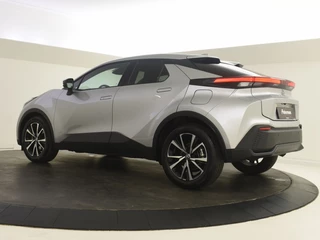 Toyota C-HR Toyota C-HR 1.8 Hybrid 140 First Editon | PDC | BLS | Electr. Achterklep | - afbeelding nr 2