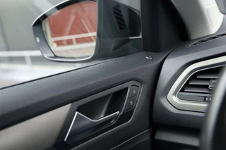 Volkswagen T-Roc Volkswagen T-Roc 1.0 TSI Style Business Navi Clima CarPlay  ACC Getint glas 17-Inch Nl-Auto NAP! - afbeelding nr 25