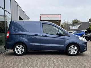 Ford Transit Courier Ford Transit Courier 1.5 TDCI Limited Camera Climate Navi Cruise Stoelverwarming Voorruitverwarming 16
