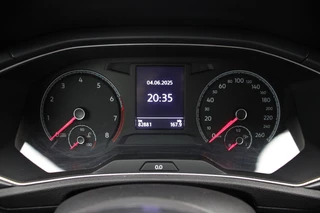 Volkswagen T-Roc Volkswagen T-Roc Cabrio 1.5 TSI R-Line Automaat - Carplay, Cruise, Stoelverw. - afbeelding nr 14
