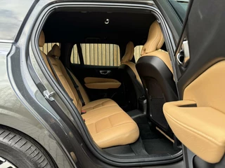 Volvo V60 Volvo V60 2.0 T6 Twin Engine AWD 253pk | Comfortstoelen leer | Stoelverwarming | Navigatiesysteem | Trekhaak uitklapbaar | 18 inch lichtmetalen velgen | Apple CarPlay | LED verlichting | Getint glas achter | Parkeersensoren achter - afbeelding nr 31