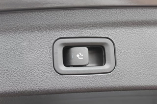 Mercedes-Benz GLE Mercedes-Benz GLE 350 de 4MATIC Premium Plus AMG / Trekhaak / Panoramadak / 360Camera / Head-up / 21'' / Luchtvering / Keyless / Apple CarPlay / Matrix LED / Stoelventilatie / Stuurverwarming / 4zone airco / Stoelverwarming 4x - afbeelding nr 17