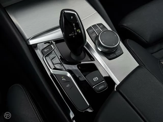 BMW 5 Serie BMW 5-serie 520d High Executive Sport Line Schuifdak HUD Rondomzicht Camera Leder Apple CarPlay LED Stoelverwarming - afbeelding nr 19
