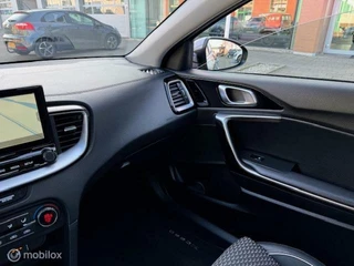 Kia XCeed XCeed 1.6  PHEV DynamicPlusLine 55 km Volledig electrisch rijden hierna Hybride , Navigatie , Camera , Parkeerhulp , Stoel en stuur verwarming  , Keyless entry , 18 inch Velgen , - afbeelding nr 38