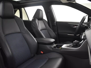 Toyota RAV4 Toyota RAV4 2.5 Hybrid AWD Bi-Tone Panoramadak | PDC V+A | Stoelverwarming | - afbeelding nr 32