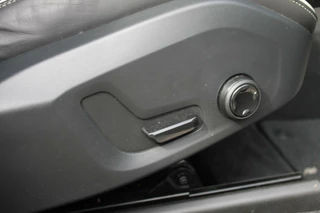 Volvo XC60 Volvo XC60 T8 Recharge AWD R-Design | Panoramadak | Parkeercamera | 20 Inch Velgen | Glossy Black | Keyless - afbeelding nr 37