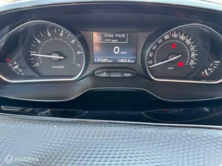 Peugeot 208 Peugeot 208 110pk 1.2 GT-line , 5 deurs Navigatie en Camera achter , Parkeerhulp achter ,  Ramen & spiegels eclectisch ,  Sport Velgen , Rode GT Line accenten , Chrome uitlaat sierstuk - afbeelding nr 27
