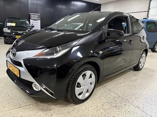 Toyota Aygo Toyota Aygo 1.0 VVT-I X-PLAY Navigatie Airco Camera Apple carplay Multimedia - afbeelding nr 1